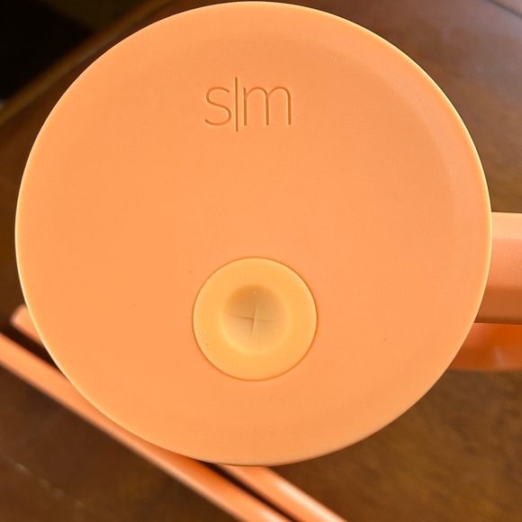 *NIB* Simple Modern 40oz Trek Tumbler in Apricot - Picture 2 of 5